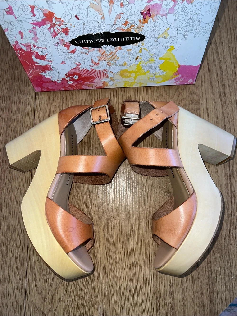 Chinese Laundry Tan Leather Platform Sandal with Wood-Look Heel